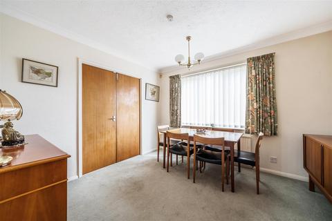 3 Geralds Grove, Banstead, SM7 1NE