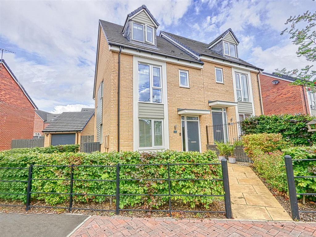 Farnsworth Lane, Chesterfield S45 4 bed semidetached house for sale