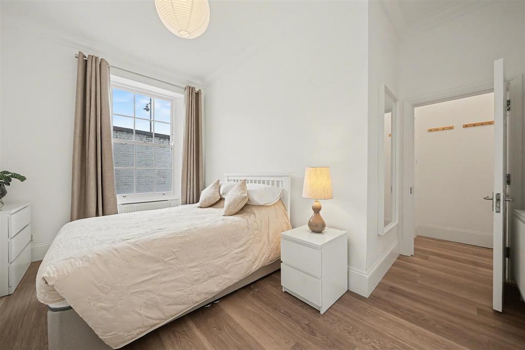 Flat 2, Cadmus House SW4 7 XA-10.jpg