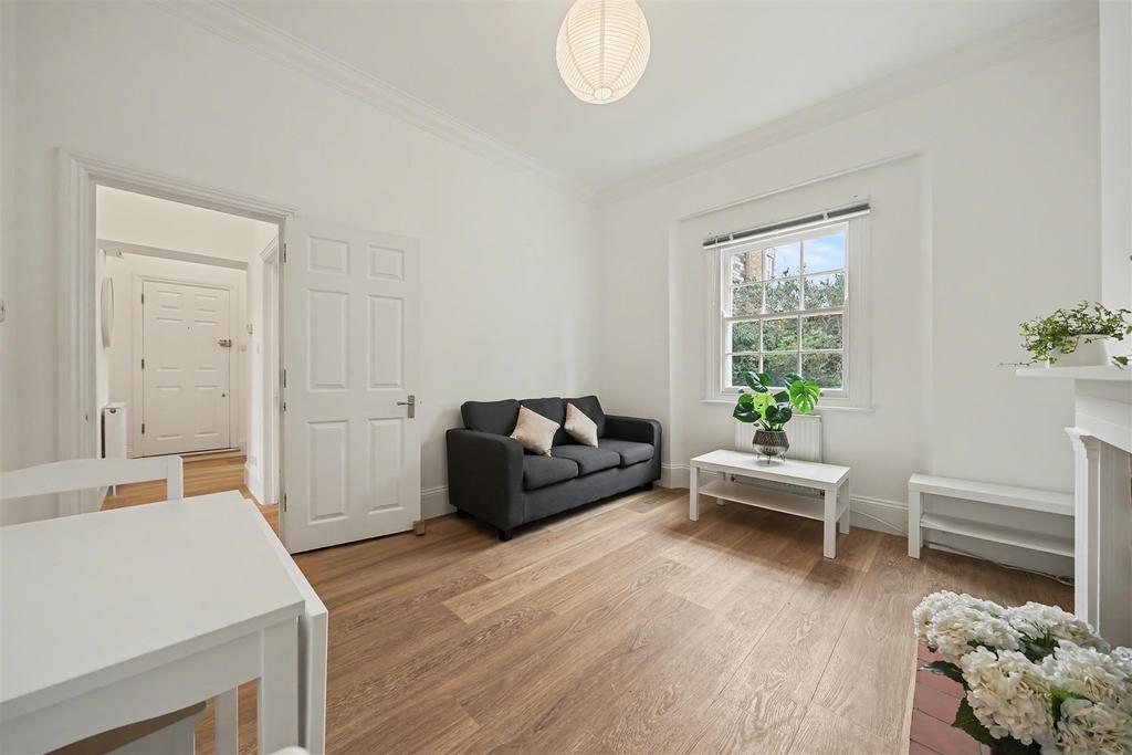 Flat 2, Cadmus House SW4 7 XA-11.jpg