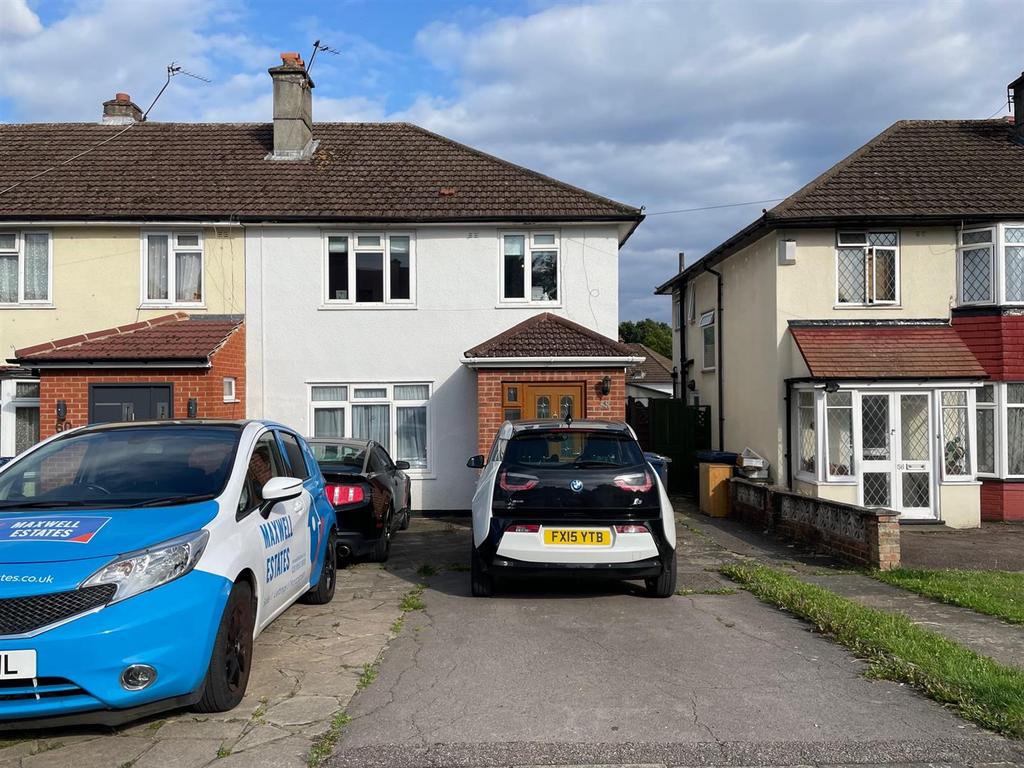 Harcourt Avenue, Edgware 3 bed semidetached house for sale £620,000