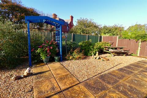 2 bedroom detached bungalow for sale, Hillside Avenue, Sutton-On-Sea, Mablethorpe