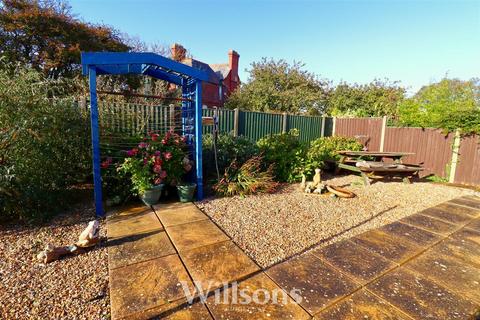 2 bedroom detached bungalow for sale, Hillside Avenue, Sutton-On-Sea, Mablethorpe