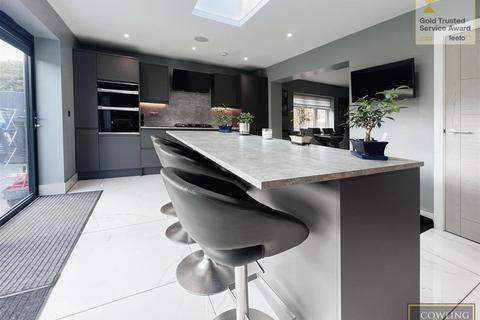 111 Burnham Road, Hullbridge, Hockley, SS5 6HQ