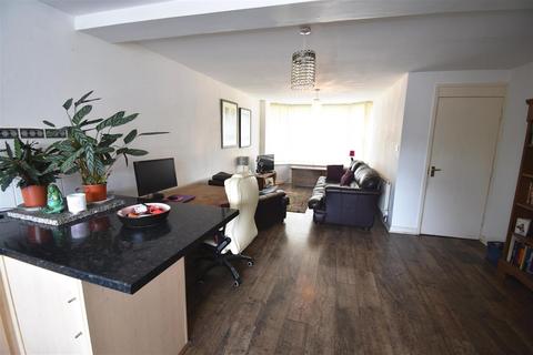 2 bedroom flat for sale, Fairfield Road, Buxton