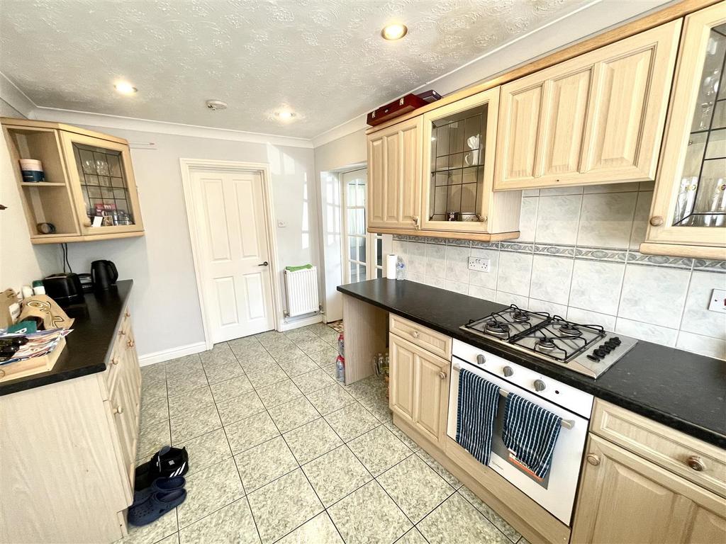 6 Harlequin Drive, Spalding, PE11 3GL 4 bed detached house £275,000
