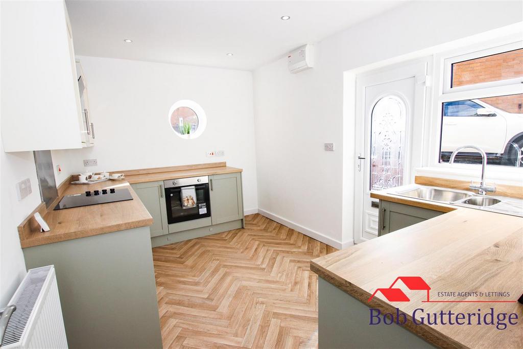New modern fitted kitchen / breakfast room