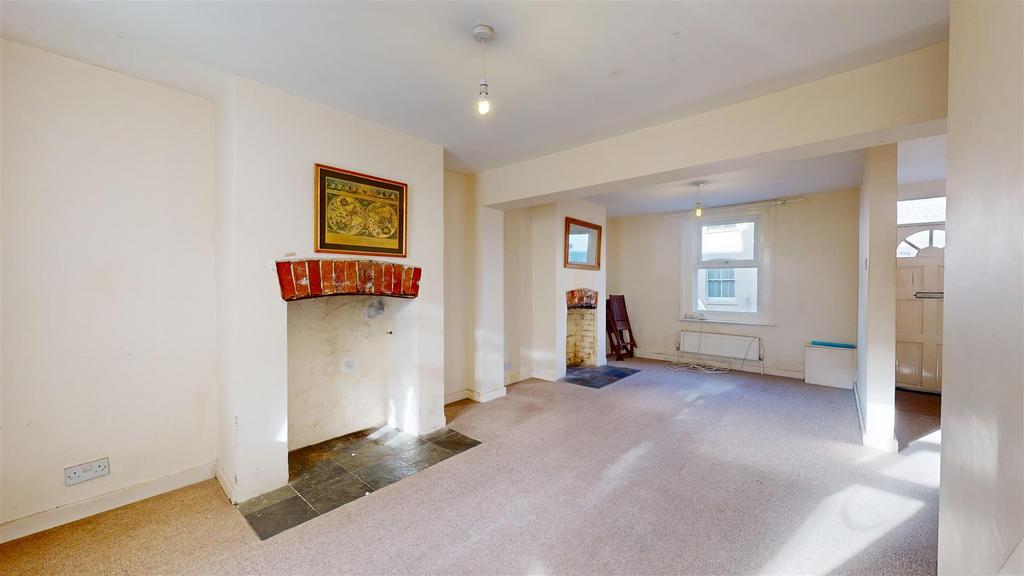 Penny Street, Weymouth 2 bed house £190,000