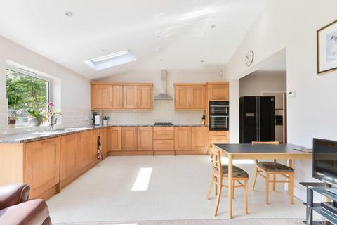 102 Waverley Road, Epsom, KT17 2LS