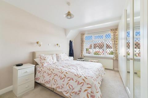 102 Waverley Road, Epsom, KT17 2LS
