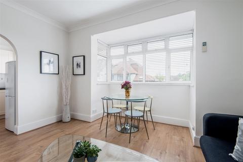 2 bedroom flat to rent, St. Georges Road, Golders Green, London NW11