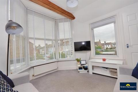 2 bedroom flat for sale, Channel View Road, Eastbourne