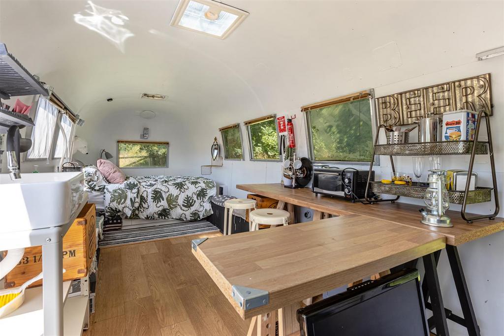 Internal airstream
