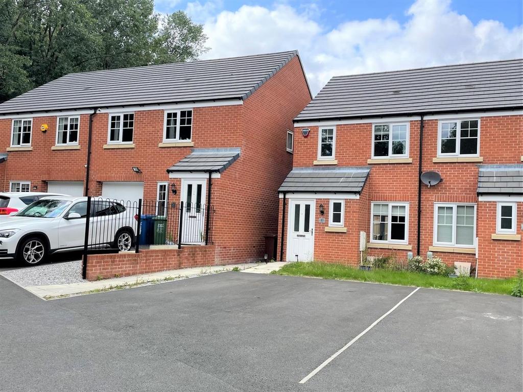Hadfield Grove, Leigh 2 bed end of terrace house for sale £154,995