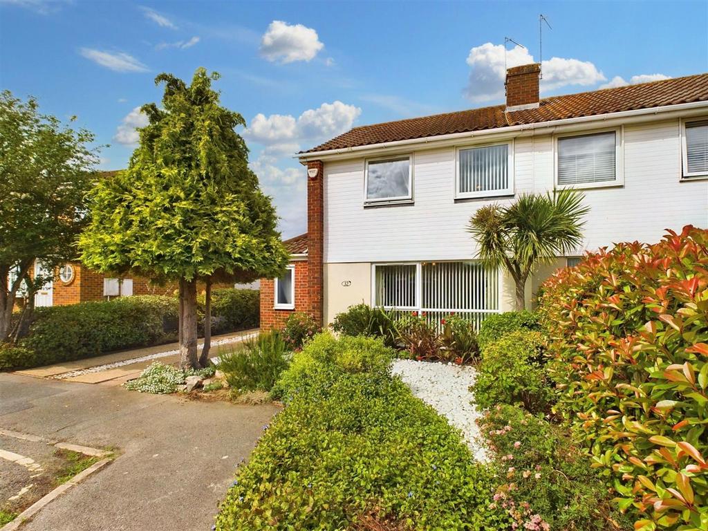 Lindley Road, WaltonOnThames 3 bed semidetached house for sale £
