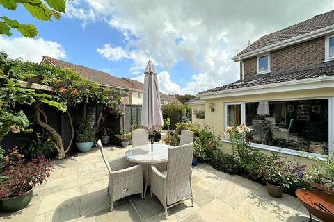 72 Carne View Road, Probus, Truro, TR2 4TR