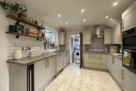 72 Carne View Road, Probus, Truro, TR2 4TR