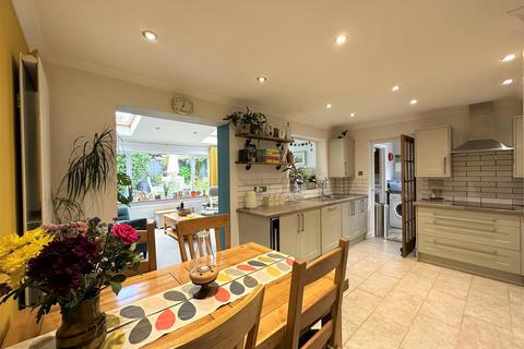 72 Carne View Road, Probus, Truro, TR2 4TR