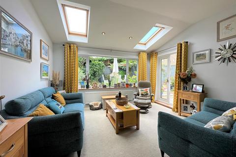 72 Carne View Road, Probus, Truro, TR2 4TR