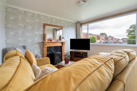 10 Berwood Grove, Solihull, B92 8SA