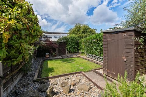 10 Berwood Grove, Solihull, B92 8SA