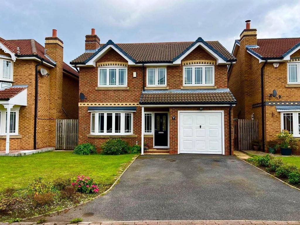Place, Carlton, Barnsley 4 bed detached house for sale £290,000