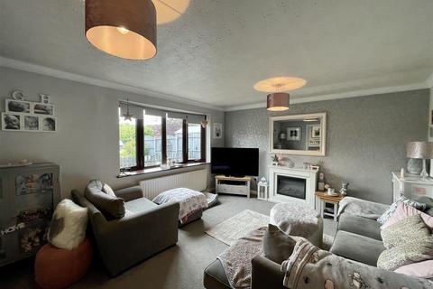 7 Ambleside Drive, Brierley Hill, DY5 3XL
