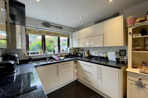 7 Ambleside Drive, Brierley Hill, DY5 3XL