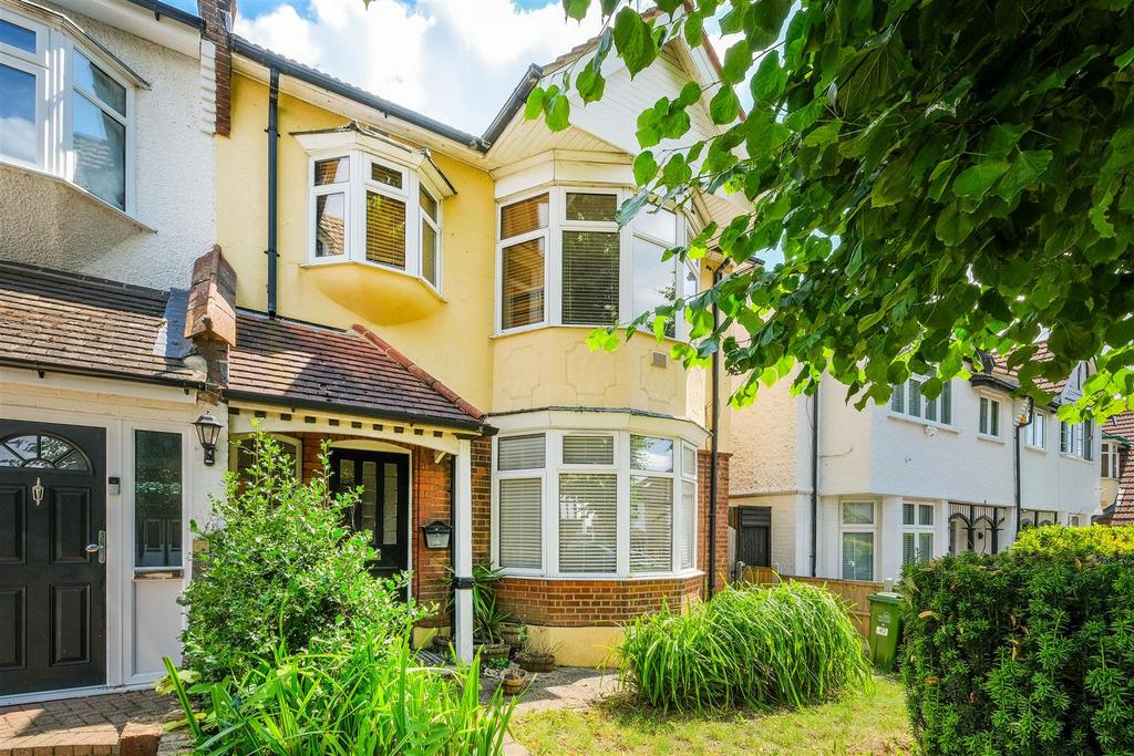 Douglas Road, Chingford, E4 1 bed flat £1,450 pcm (£335 pw)