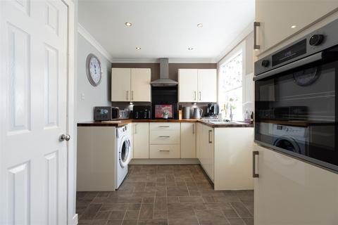14 Hall Crescent, Burrelton, Blairgowrie, PH13 9NR
