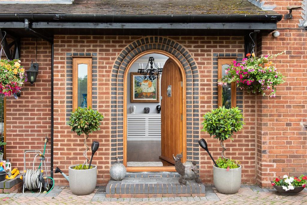 Middlefield Lane, Hagley, Stourbridge 5 bed detached house £995,000