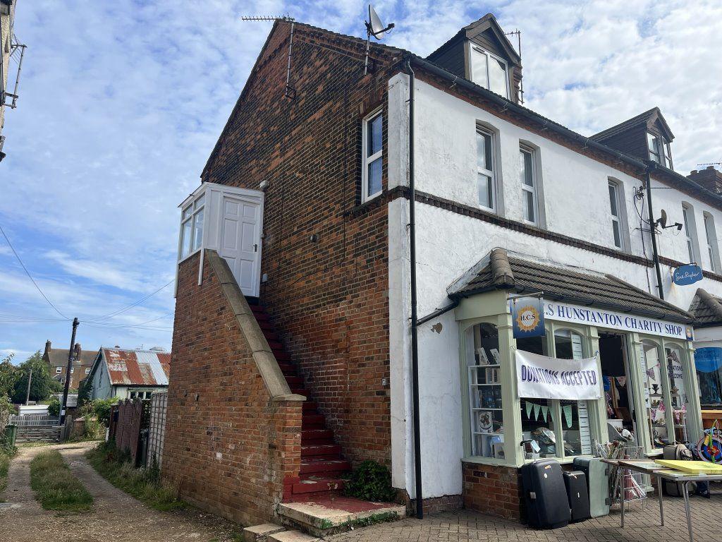 HUNSTANTON 3 bed flat £850 pcm (£196 pw)