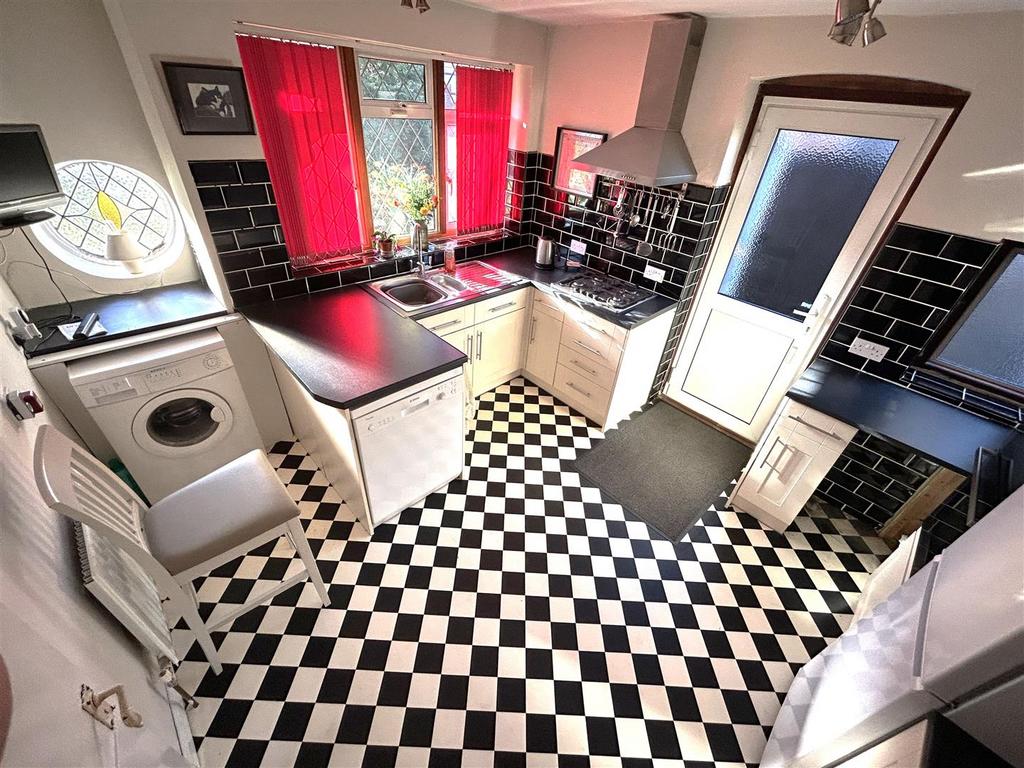 Fitted kitchen