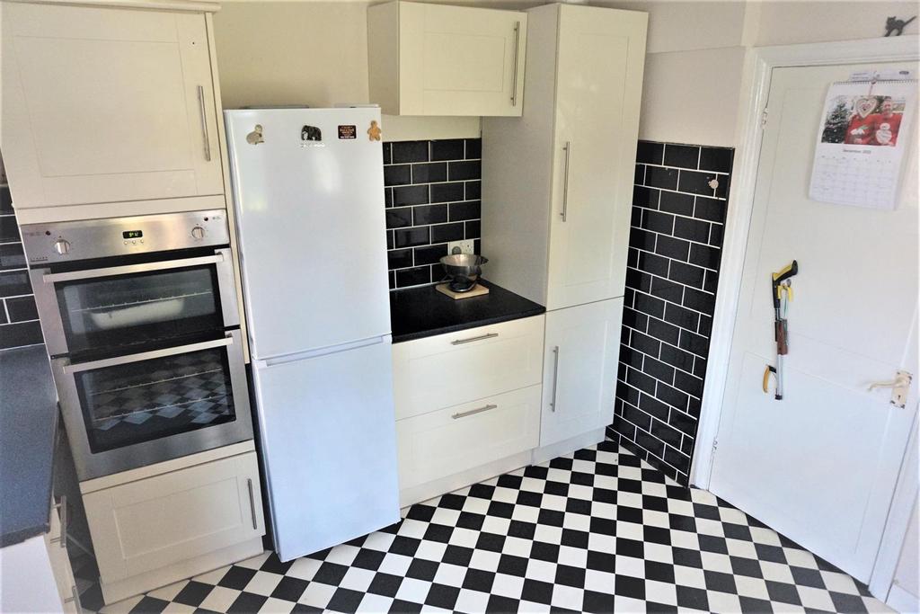 Fitted kitchen