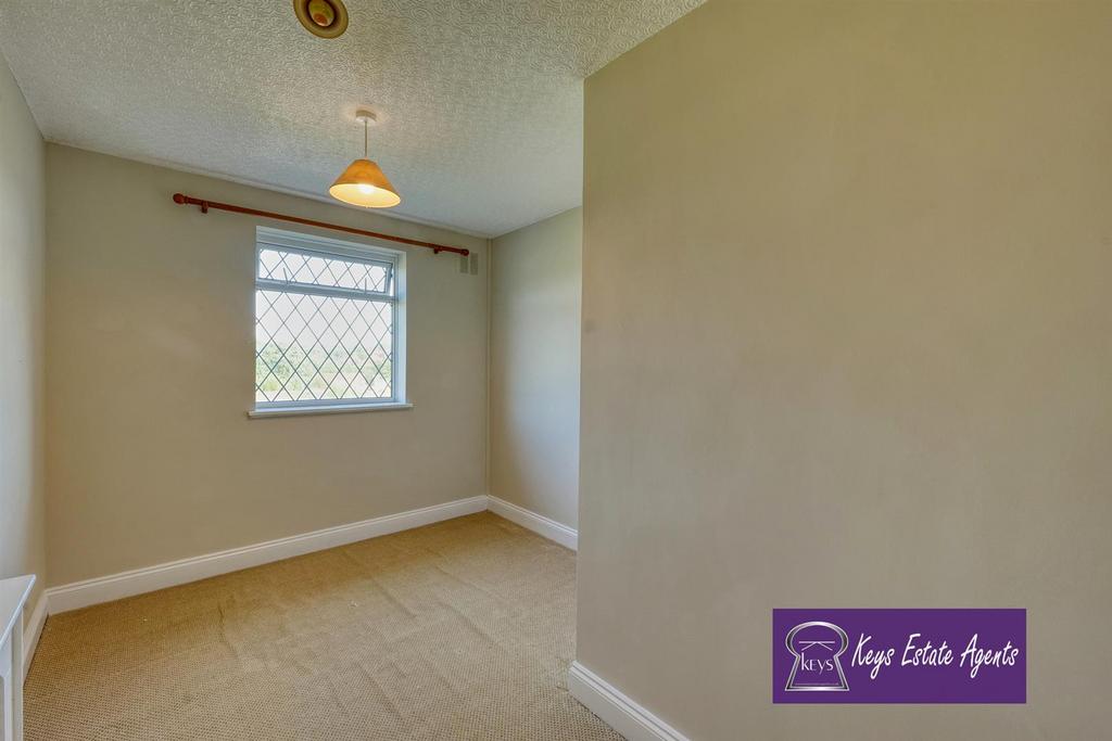 BEDROOM (front)