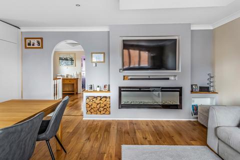 11 Doggetts Close, Edenbridge, TN8 5RL