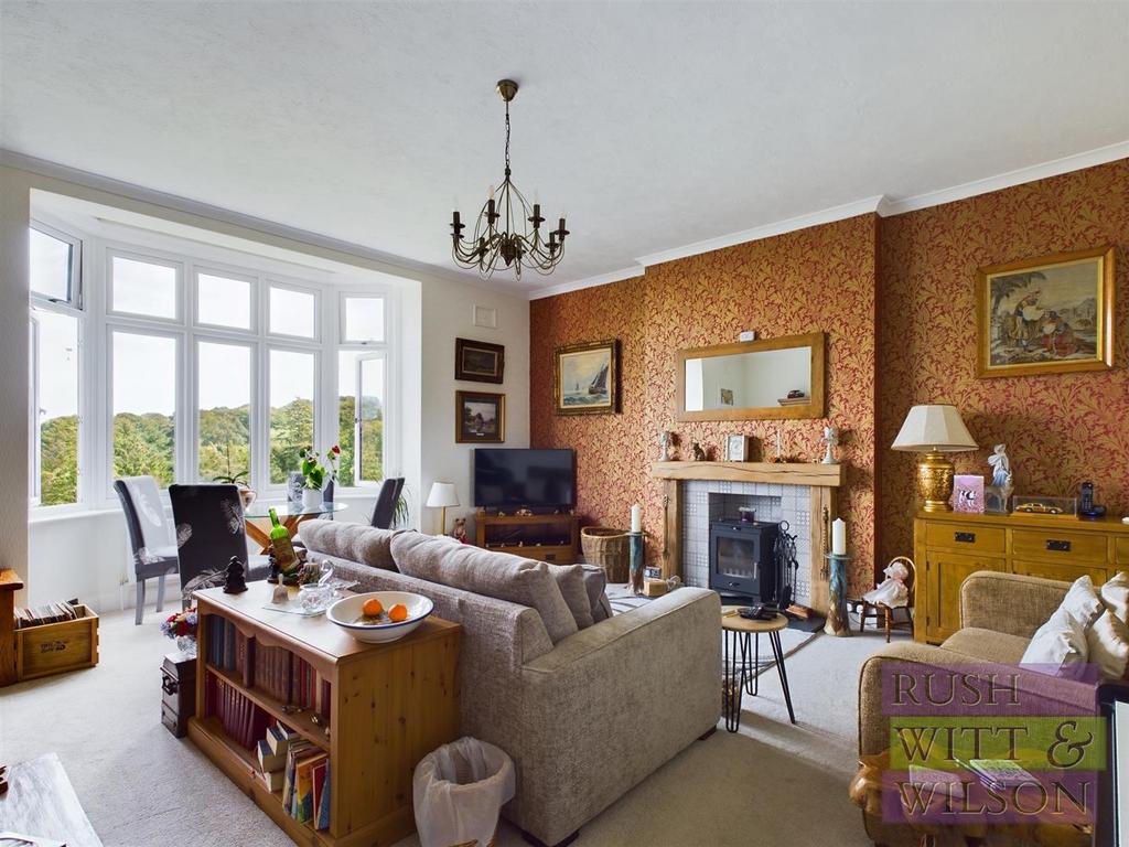 Stonestile Lane, Hastings 2 bed flat for sale £290,000