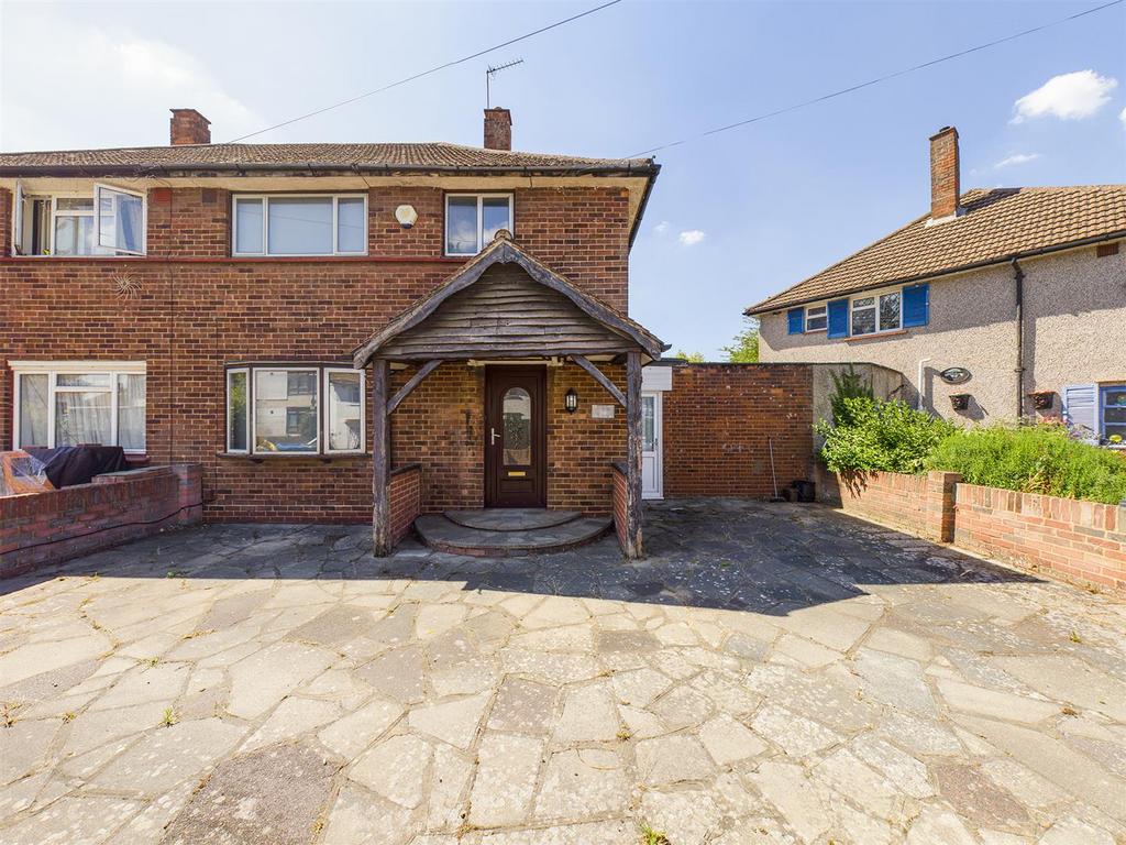 Homestead Way, New Addington, Croydon 3 bed semidetached house for