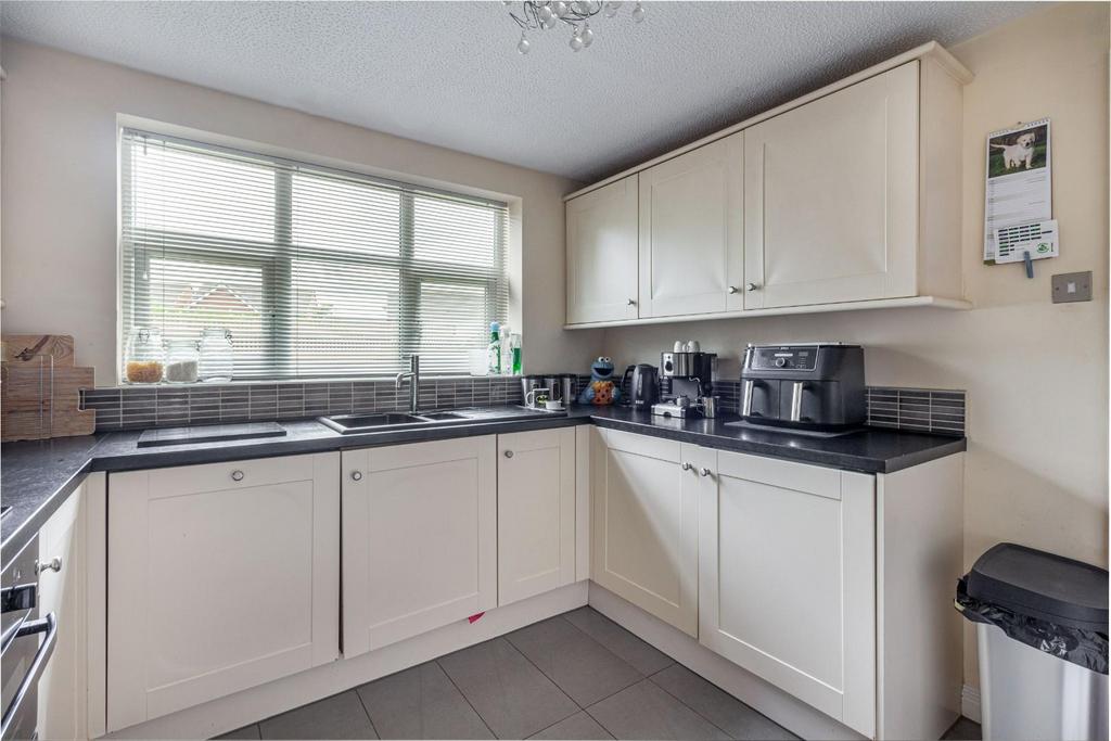 Kitchen-4.jpg