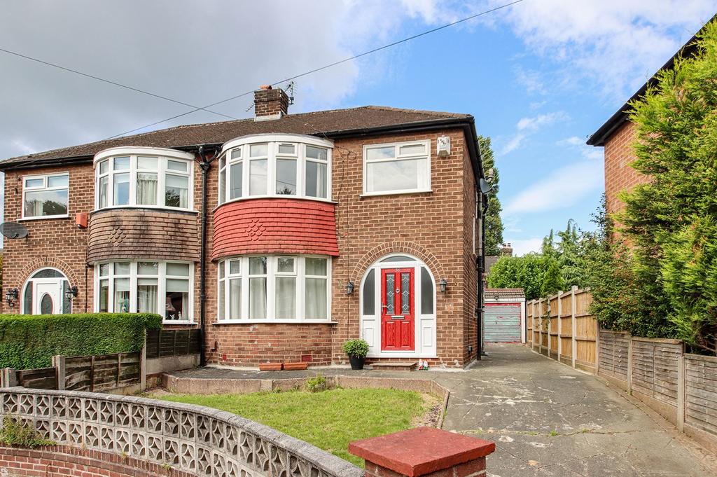 Avenue, Eccles, Manchester, M30 3 bed semidetached house £