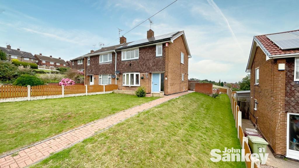 Carter Lane, Shirebrook, Mansfield 2 bed semidetached house for sale £140,000