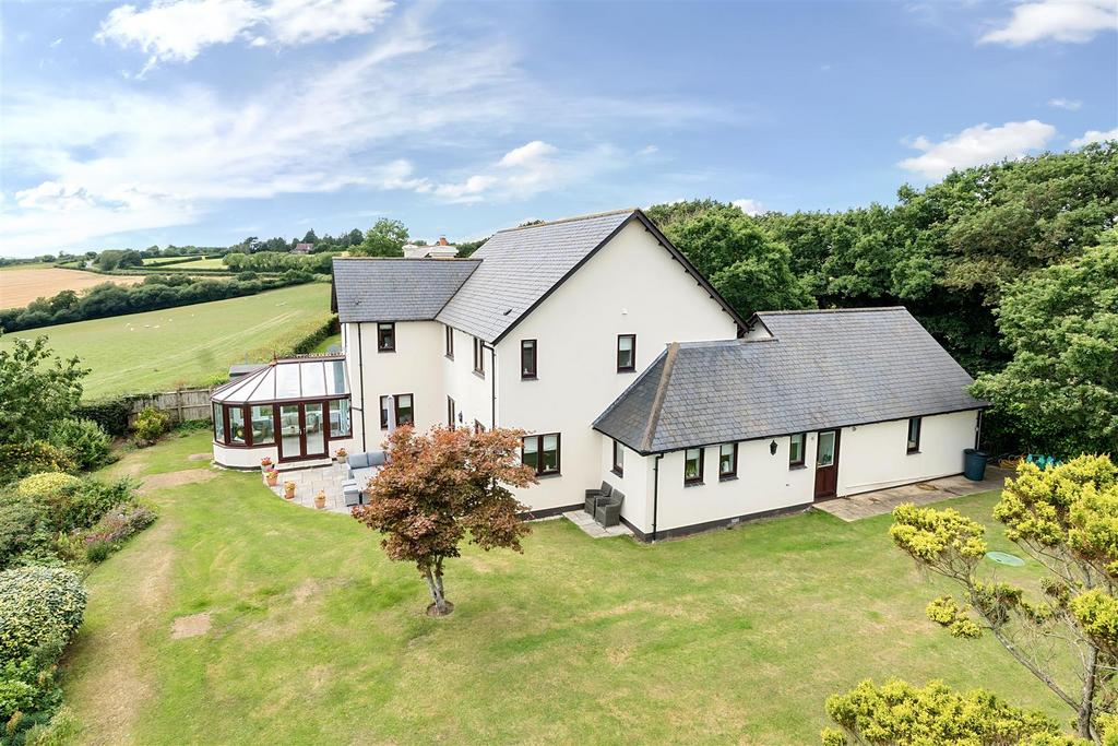 Baytree Close, Crockernwell 4 bed detached house for sale £725,000