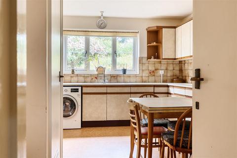 74 Sylvan Road, Exeter, EX4 6HA