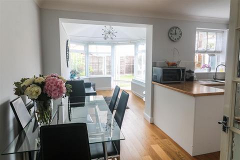 40 Albert Gardens, Church Langley, Harlow, CM17 9QF