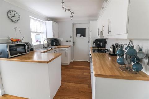 40 Albert Gardens, Church Langley, Harlow, CM17 9QF