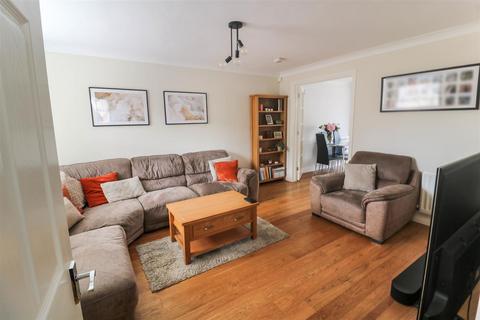 40 Albert Gardens, Church Langley, Harlow, CM17 9QF
