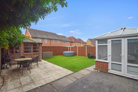 4 bedroom end of terrace house for sale, Fitzgilbert Close, Gillingham, ME7
