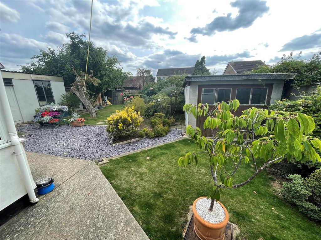 Brooklyn Drive, Rayleigh 4 bed detached house £500,000