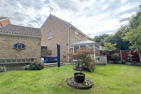 71 Ellen Way, Great Notley, Braintree, CM77 7XG