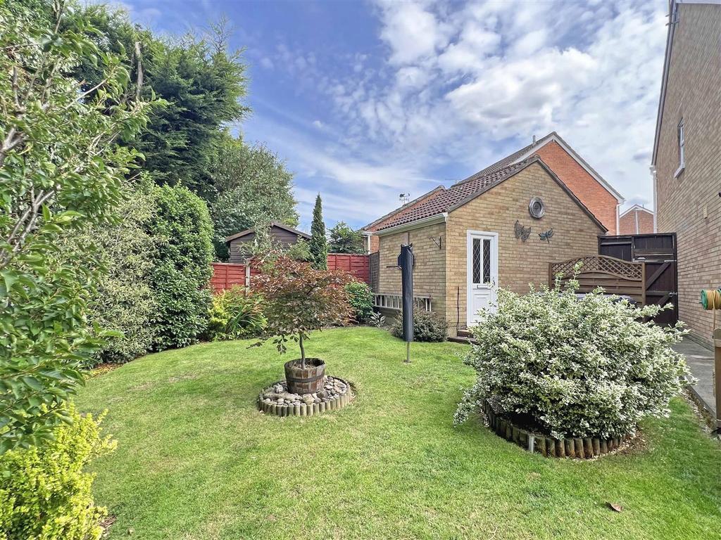 Rear Garden b.jpg